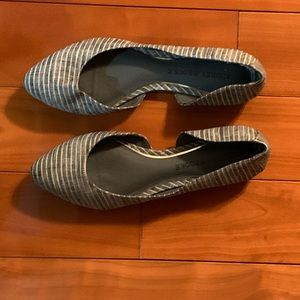 Flats as good as new. Comfortable and stylish.